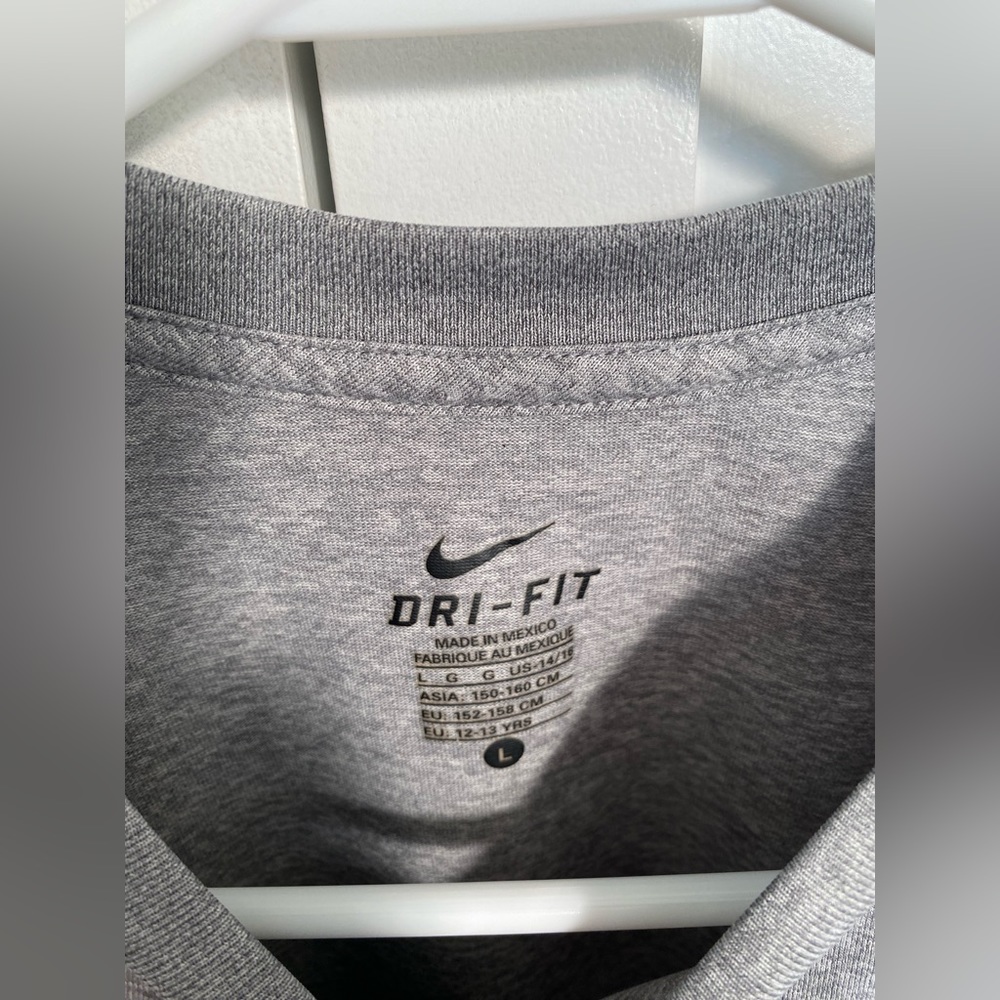 Nike Super Cropped Tee - Picture 3 of 3